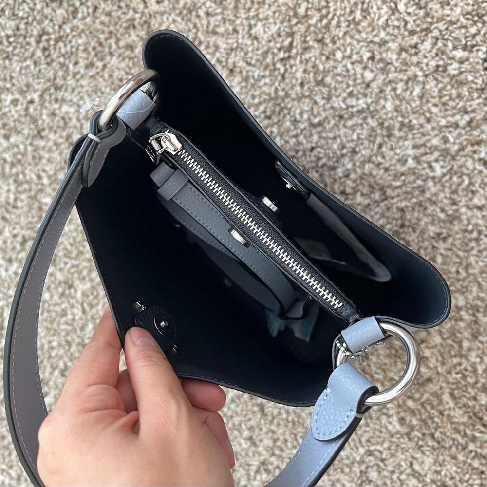 Coach small town bucket bag - Picture 3 of 7